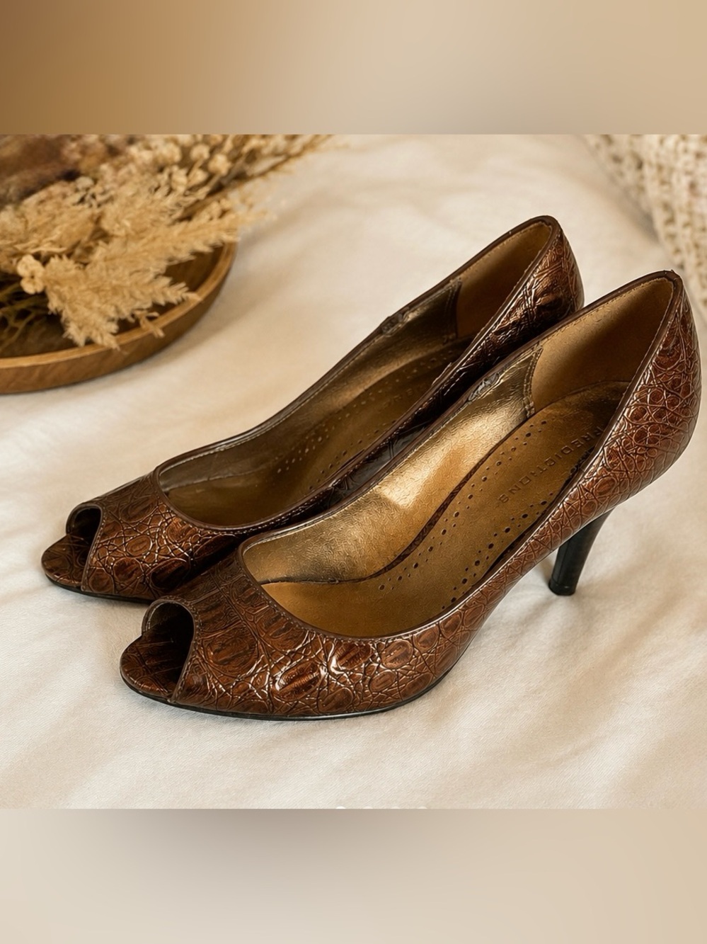 Predictions Metallic Brown Croc Embossed Peep Toe Heels Size 6